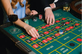 The actual Climb associated with On-line On line casinos: The Digital camera Trend with Playing